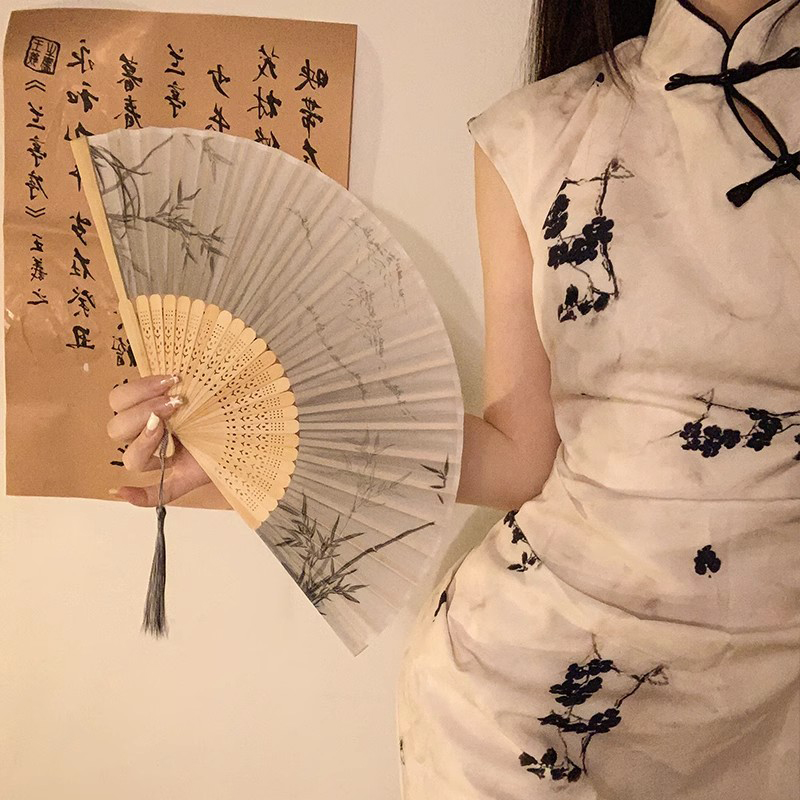 Bamboe opvouwbare ventilator met kwastjes Retro doek Art Craft Fan Chinese stijl Party Dancing Hand Fans Draagbare decoratieve ventilator