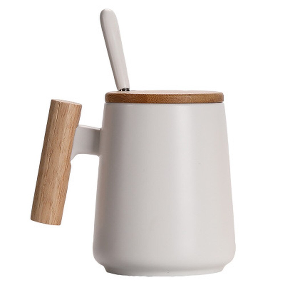 nordisk enkel hvit svart keramisk kaffekopp med trehåndtak 480ml vannkopp til forretningsmoderne moderne stilkrus