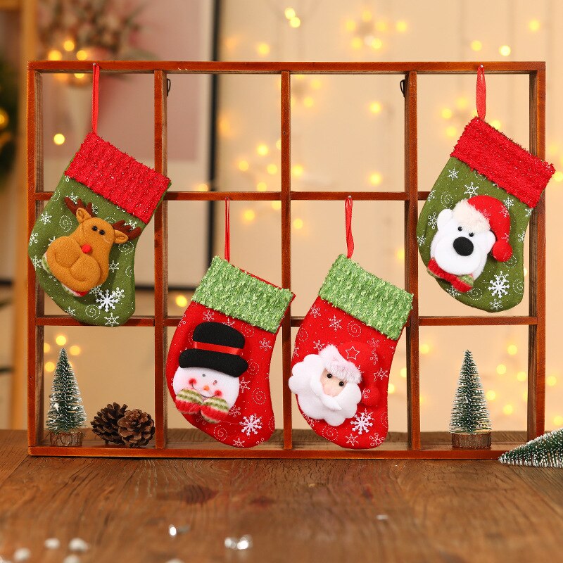 4 teile/los Weihnachten socken tasche anhänger freundlicher Süssigkeit tasche Karikatur kleine socken tasche ornamente