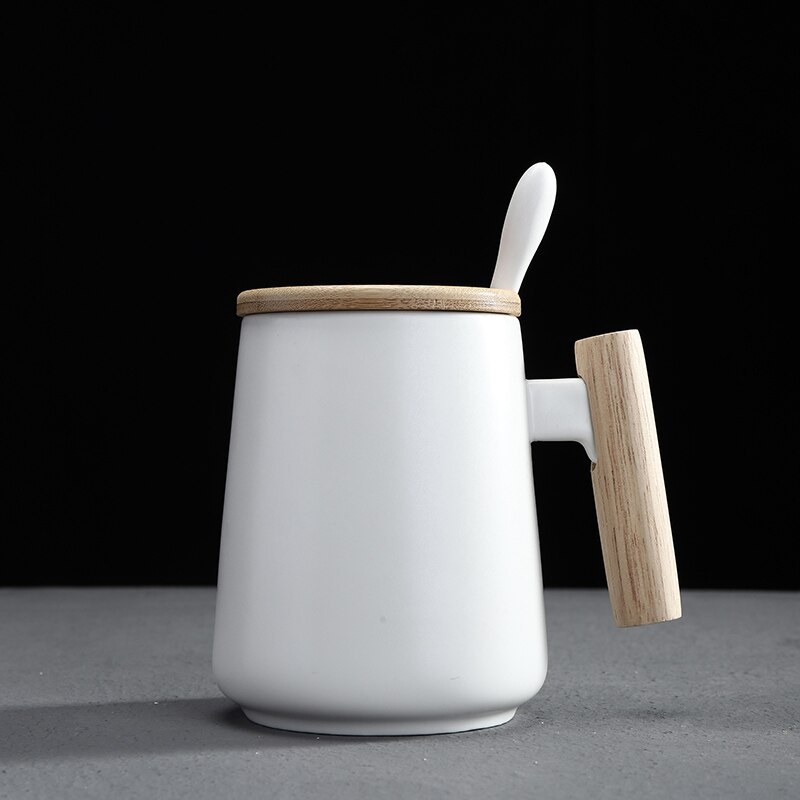 Nordic Eenvoudige Wit Zwart Keramische Mok Koffie Met Houten Handvat 480 Ml Water Cup Voor Relatiegeschenk Moderne stijl Mokken: White With Spoon Lid