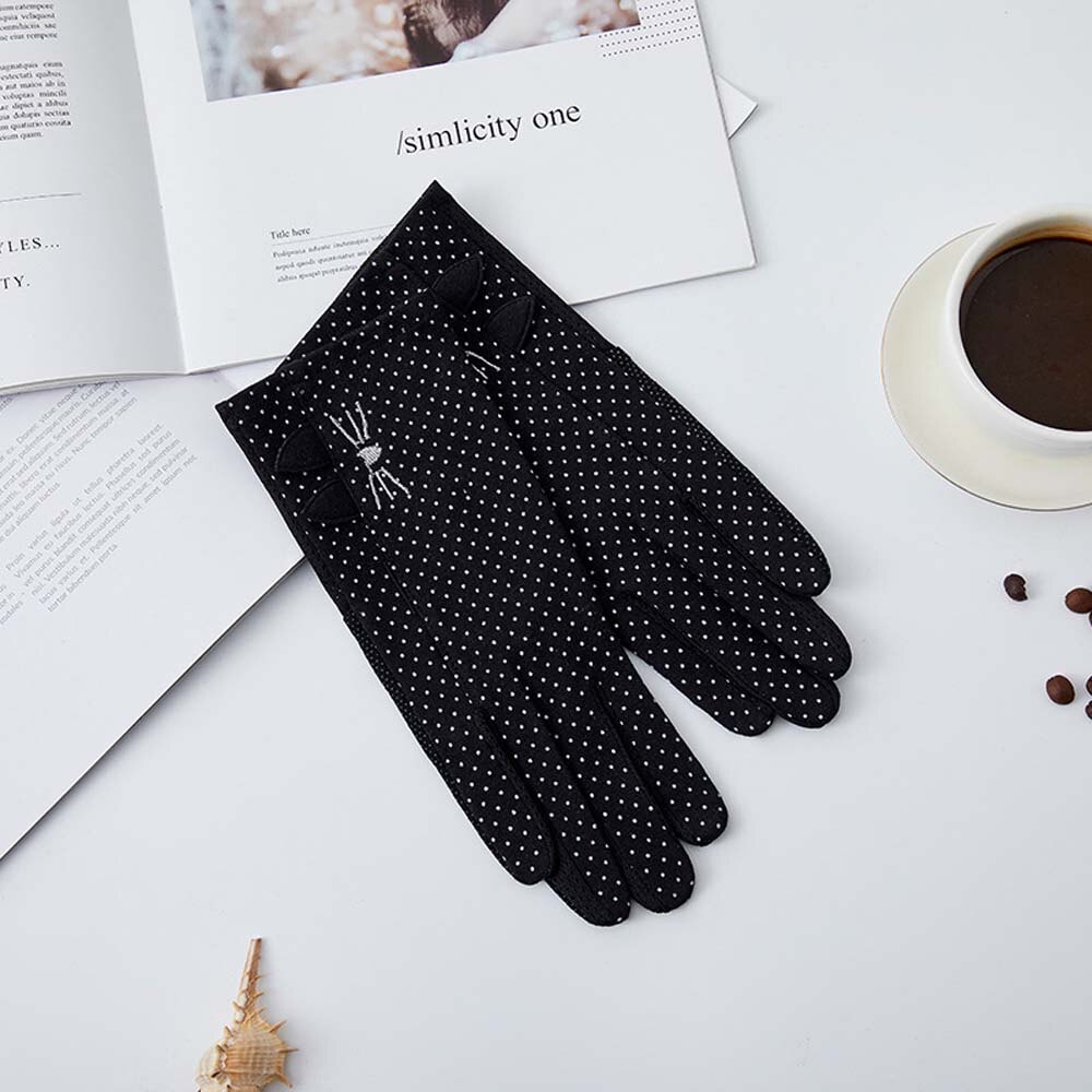 Mode Vrouwen Handschoenen Dames Zon Protec Handschoenen Dunne Zomer Rijden Elastische Katoen Ademend Rijden Handschoenen Leuke Kat Dot Mitten: black-Side