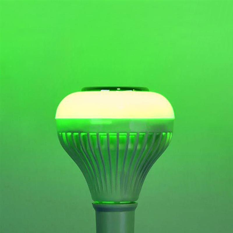 Trådløs rgb musikkpære telefonkontroll smart høyttalerpære (ingen fjernkontroll)