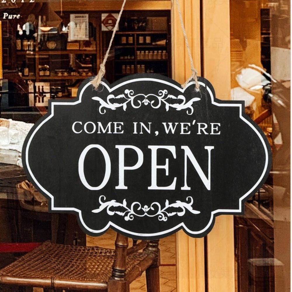 Åpent og lukket forretningsskilt dobbeltsidige tre åpne hengende skilt til restaurant klubb kafé hotell bar butikk
