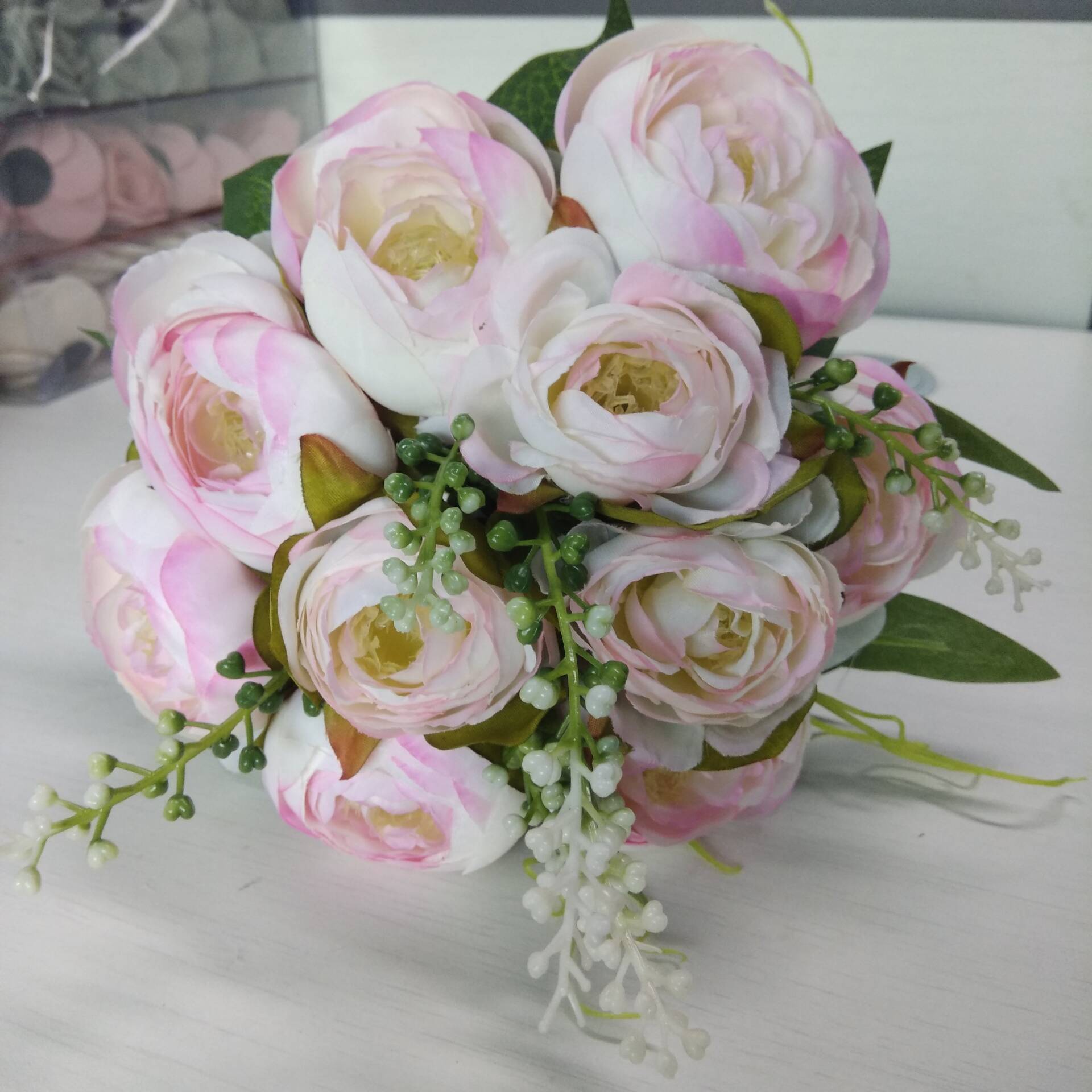 10 głów białe sztuczne kwiaty róży bukiet jedwabiu róże na stół weselny zima Dom dekoracje sztuczne kwiaty róże bukiet ślubny: różowy