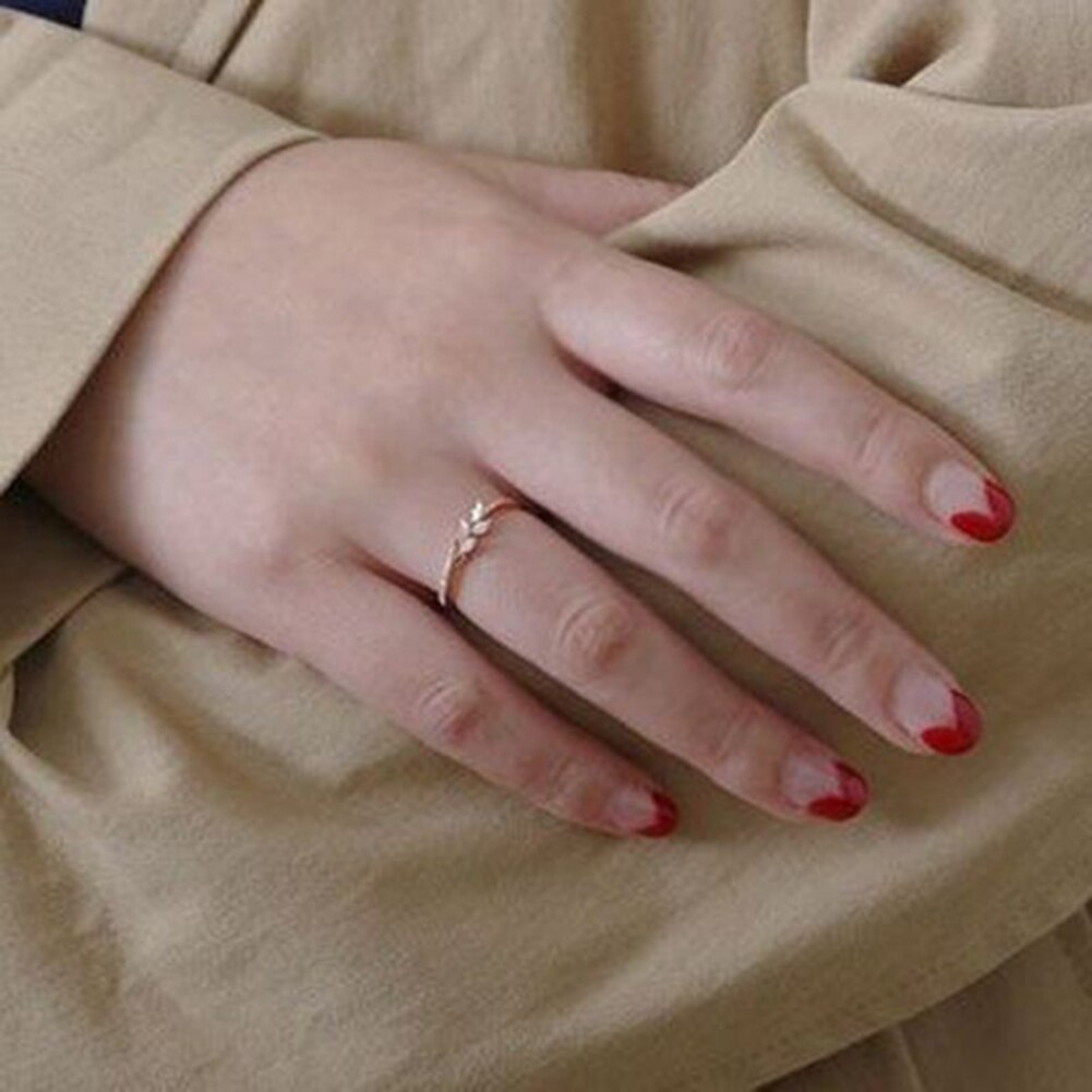 Klassische Hochzeit Frauen Ring Einfache Finger Ringe Mit Blumen- Kristall Steine Dezenten Zarte Weibliche Engagement Schmuck