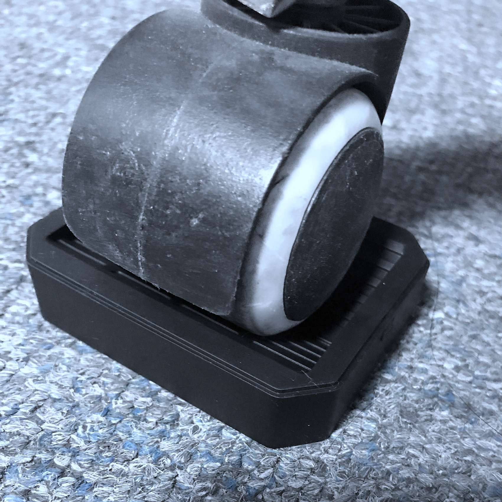 4Pcs Furniture Wheel Caster Cups/Floor Protectors, Non-Slip Caster Cups is for Furniture Small Wheels/Furniture Leg