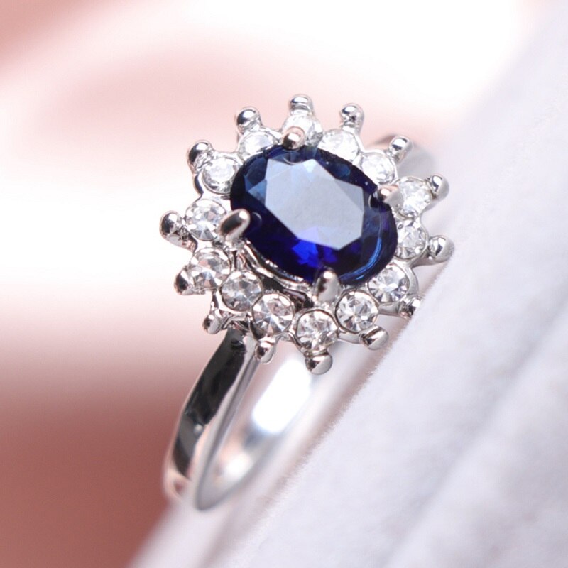 Exquisite and Gorgeous Women's Sunflower Ring, Blue Crystal, Wedding Jewelry, Zircon, Party Jewelry, Gifts.
