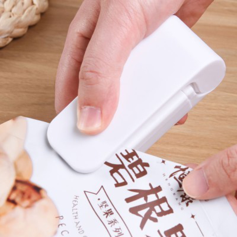 Mini Bag Sealer Heat Bag Verpakking Sealer Handheld Heat Vacuum Sealer Draagbare zaksluitmachine Voedsel Snacks Opslaggereedschap