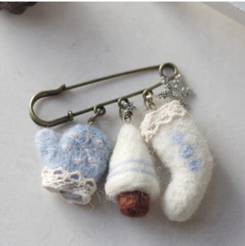 Doll's Brooch wool needlepoint kit wool felt needle felting pendant craft needlecraft DIY handmade: Dark Gray