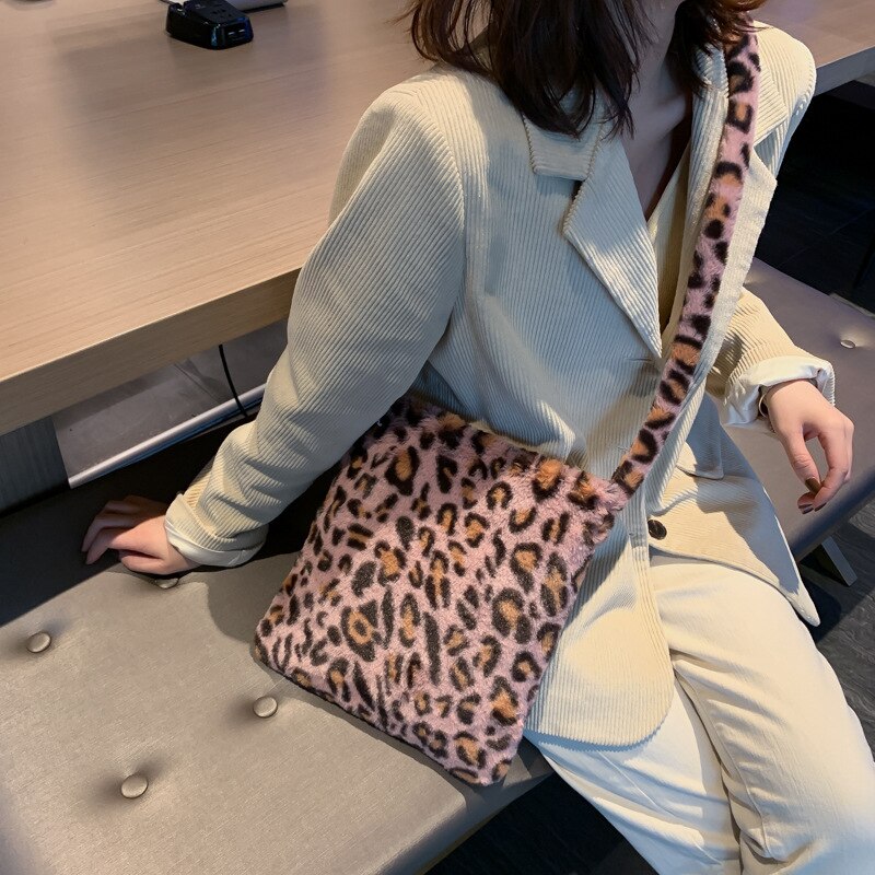 Women Fur Print Leopard Bag Ladies Winter Warm Crossbody Bags Famous Brand Large Capacity Shoudler Bag Clutch: pink