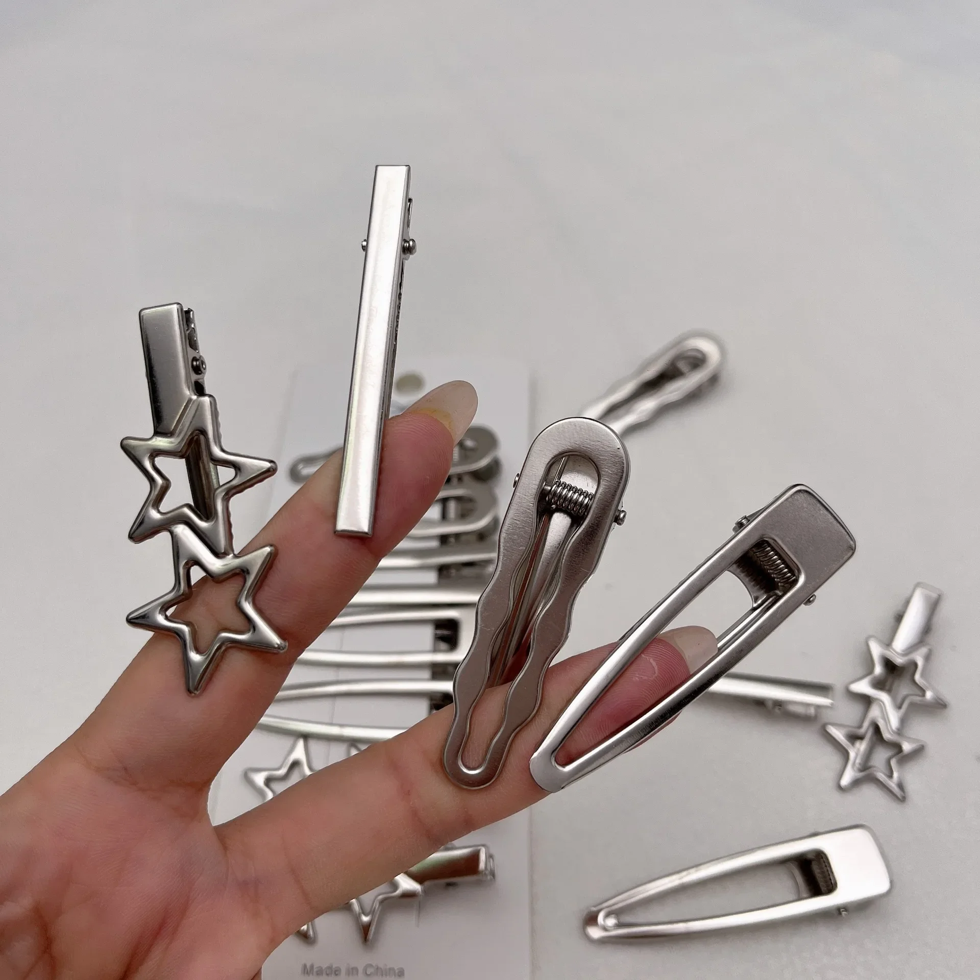 Splitter Metall Haarspangen Frauen Mädchen Y2K Entenschnabel Haarnadel Persönlichkeit Pony Seite Kopfbedeckung Haarspangen Haarspange Styling Zubehör