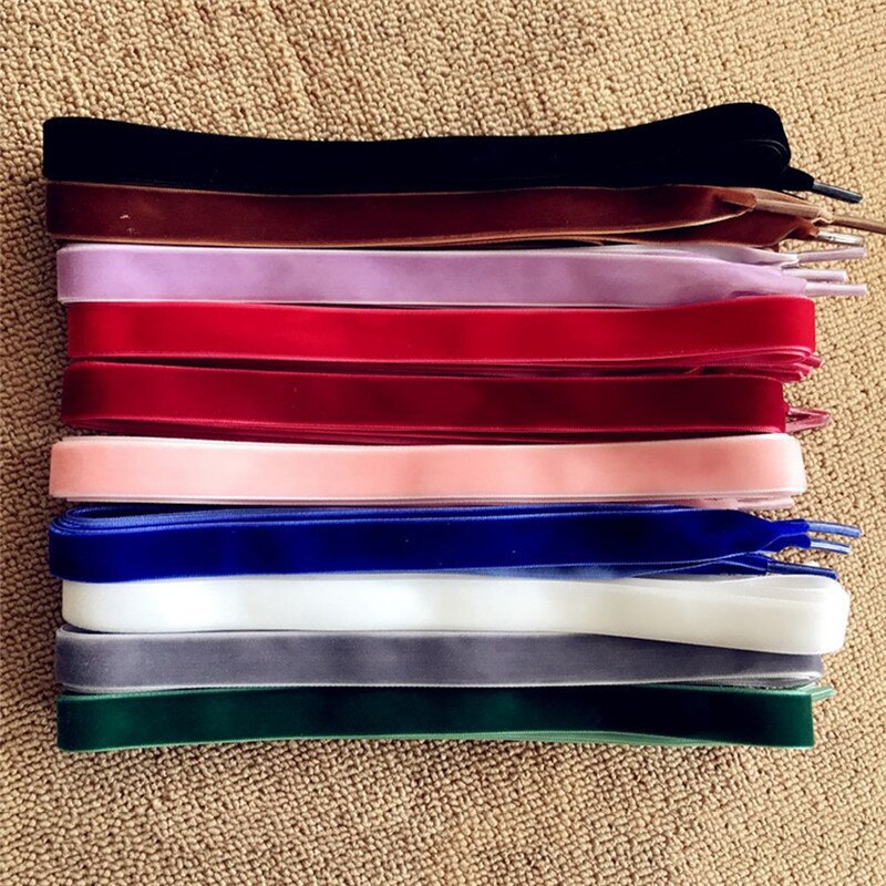 Lacets en velours pour femmes et hommes, 2 pièces, longueur 110CM, largeur 1.6 cm, noir, blanc, bleu, chaussures de sport colorées, décontractées, tendance