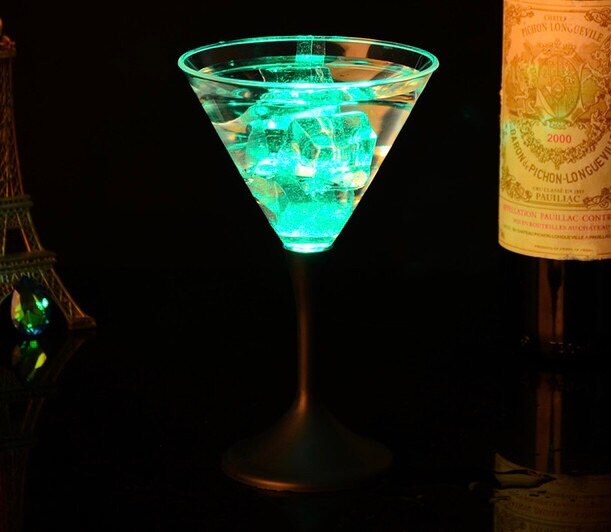 Lovers acrylic luminous cup water pouring induction shining glass magic color changing glass plastic party pub beer mug: 7