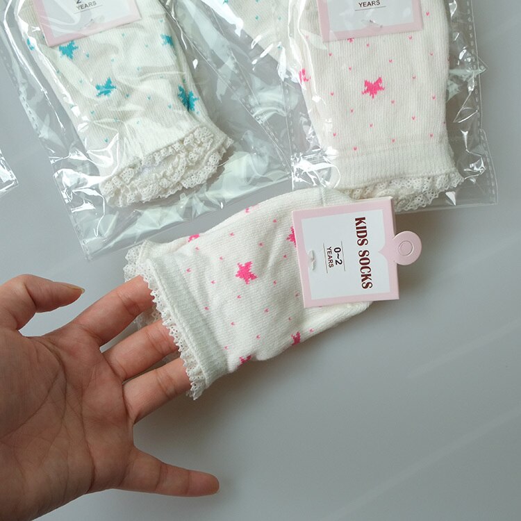 one pairs 100% cotton baby socks rubber slip-resistant little star print with lace ruffle trim 0-2/2-3Y