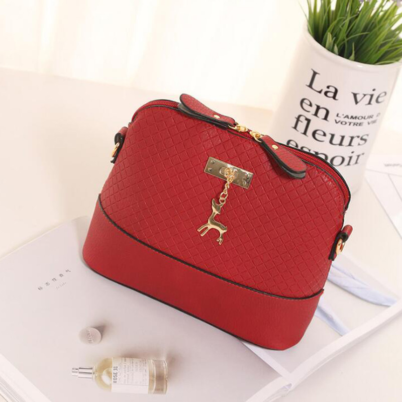 Women Hand Bags Pu Leather Soft Women Wild Shoulder Messenger Bag Quilted Shell Bag Pendant Cute Deer: Red