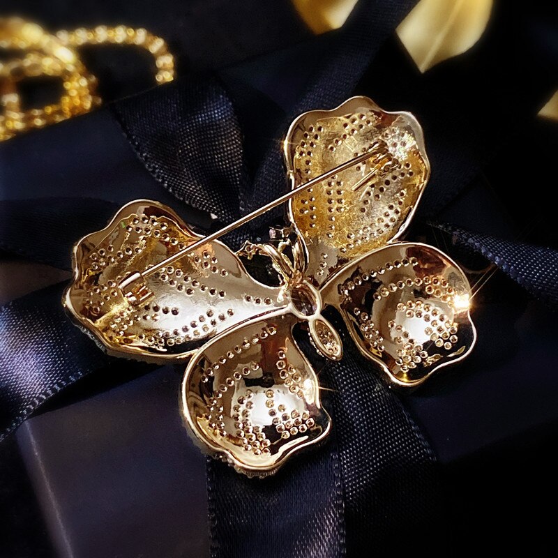 Broches para mujer, alfileres para camisa, insignias de mariposa, Pin para solapa, broche de lujo, joyería fina delicada,