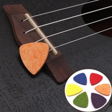 Farverige halskæde guitar pick ukulele uld filt plukker ukulele blød filt plukker til ukulele banjor guitar tilbehør