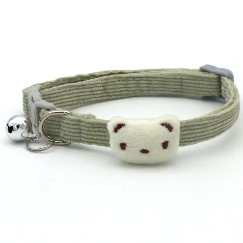 Joli collier réglable pour animaux de compagnie, 2 pièces, ours de dessin animé, en peluche douce, avec cloche, accessoires pour petits chiens, collier pour chat, fournitures pour animaux de compagnie: green