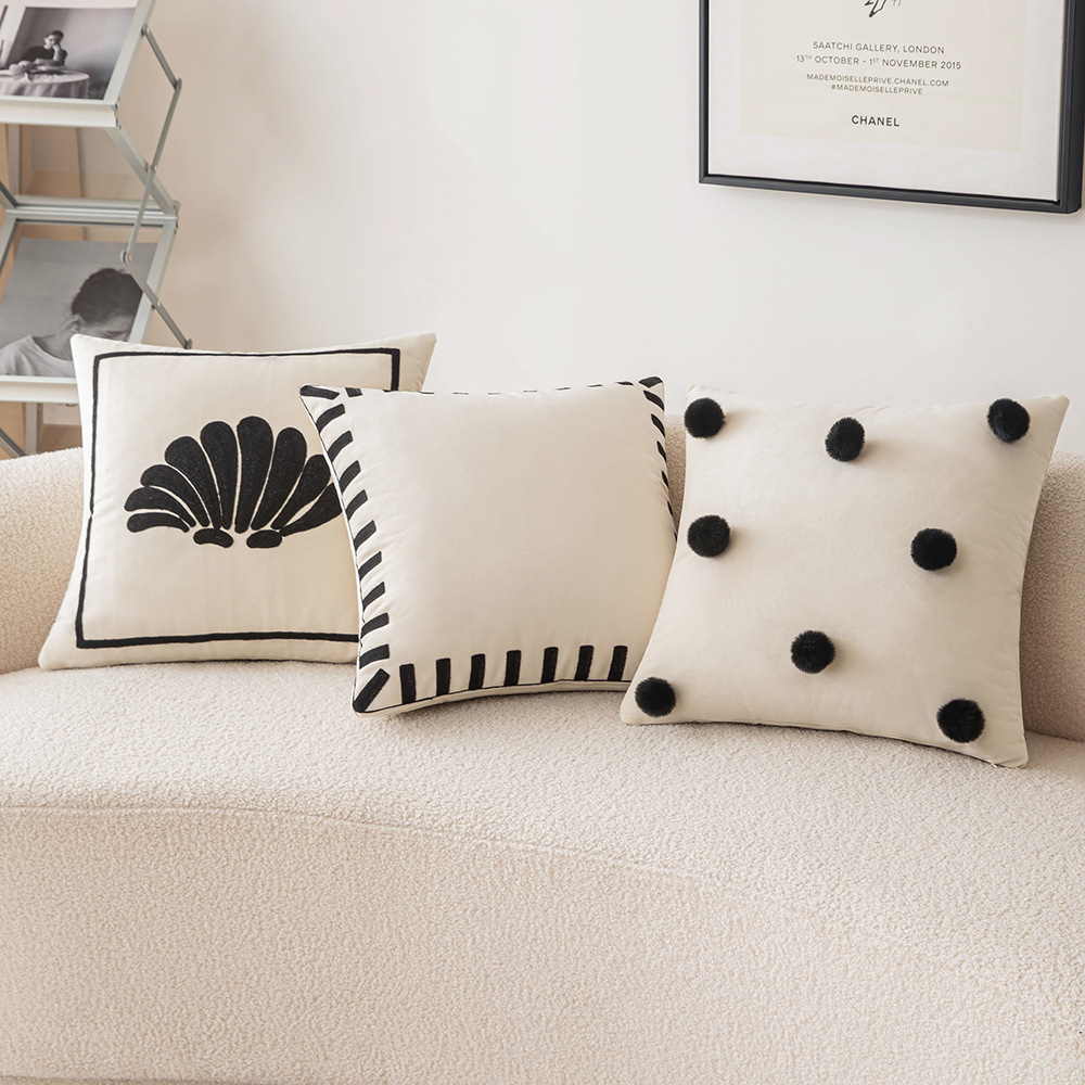 45x45cm Seashell Simple Throw Pillow Cover Black and White Velvet Cushion Cover Polka Dot Pillowcase for Couch Sofa Home Decor