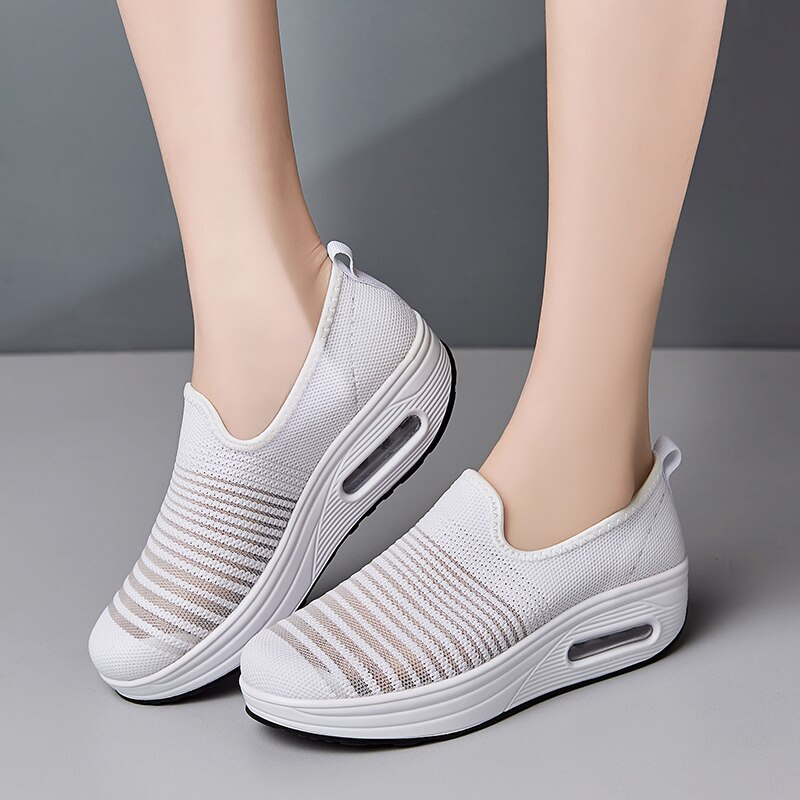 Women's Platforms Breathable Mesh Slip On Walking Fitness Shoes Soft Cushioning Swing Shoes