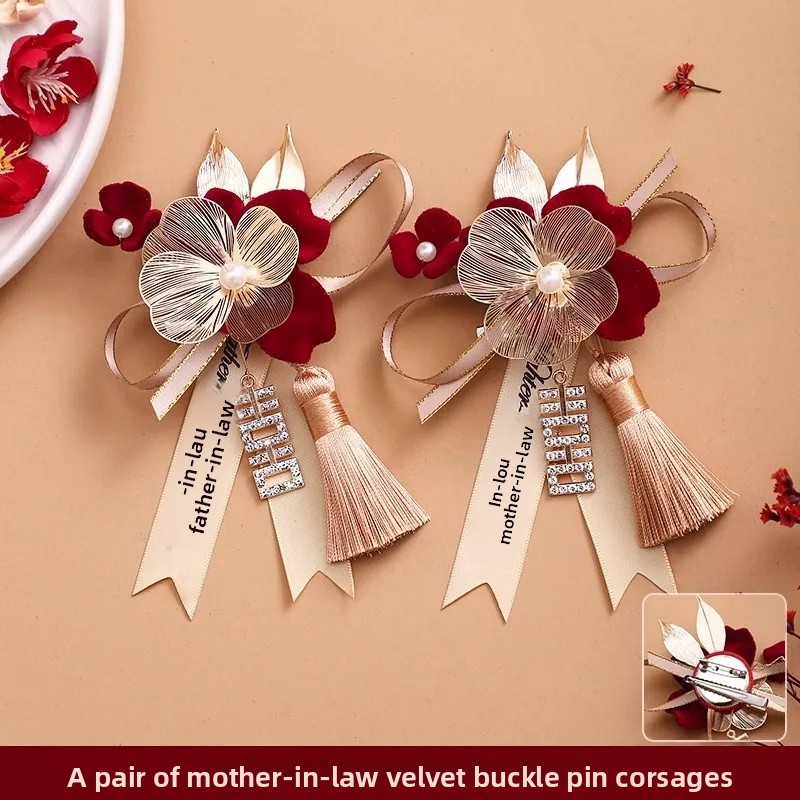 Bröllopsbukett emblem marskalkar och brudtärnor komplett set familj föräldrar gäster kavajslag blommor par exklusiv känsla: Röd