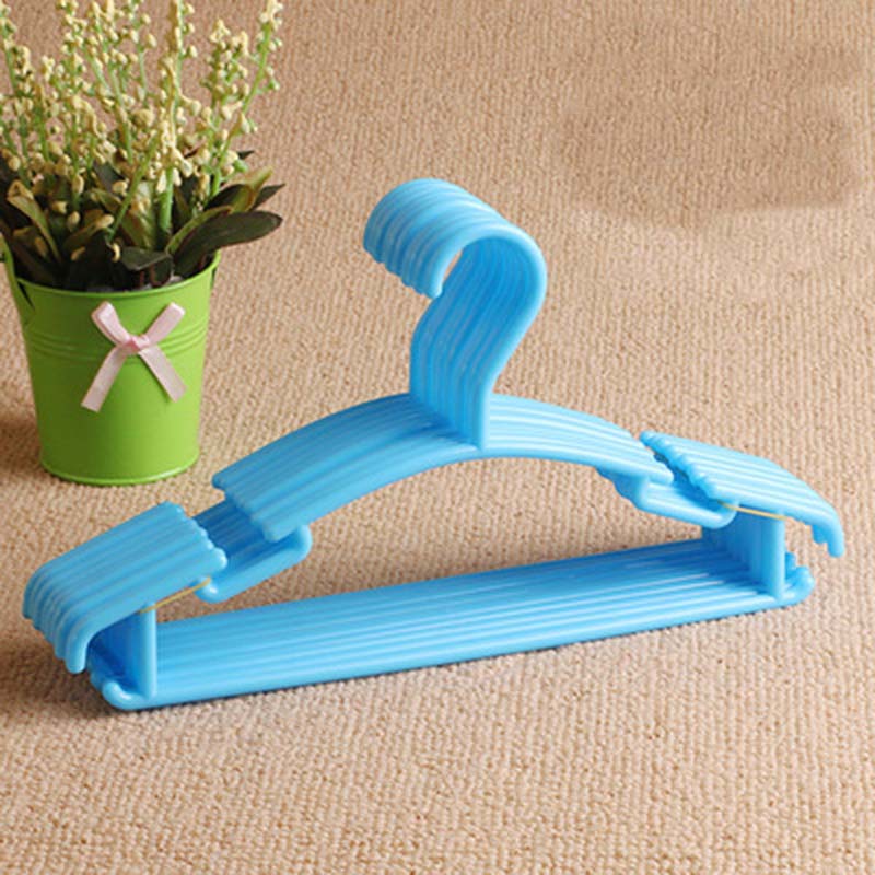 5 Stks/partij Draagbare Kleerhanger Kids Kinderen Peuter Baby Kleding Jas Plastic Hangers Haak Huishoudelijke Organizer