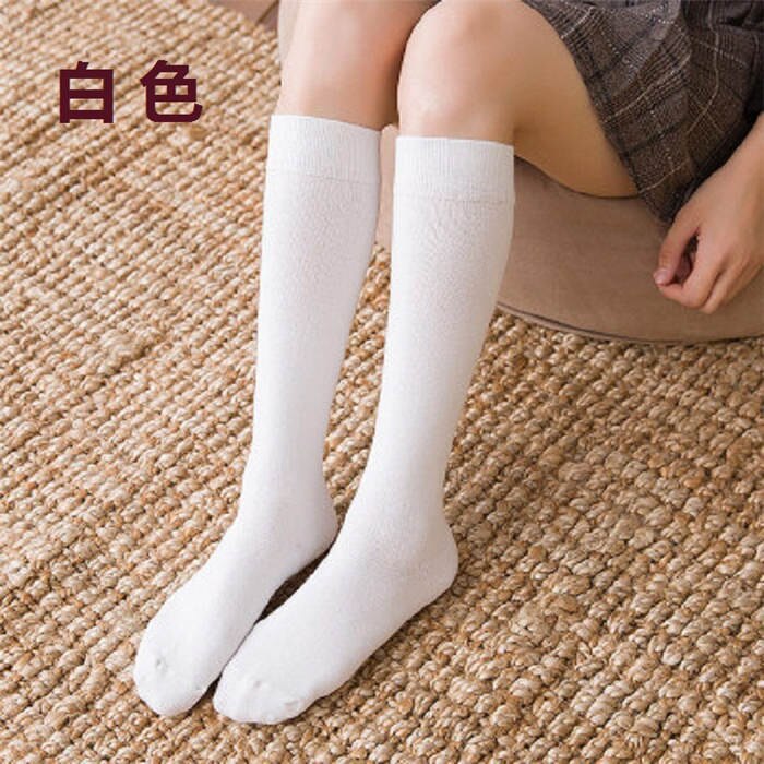 Hög med strumpor kvinnlig uniform enfärgad halv ben vadstrumpor söta japanska tubstrumpor college vindknä lång tub studentstrumpor: Vit