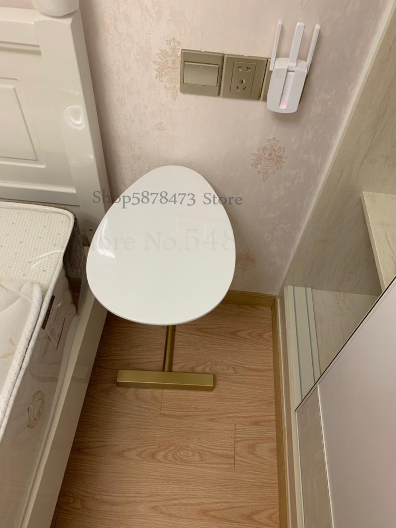Nordisk minimalistisk soveværelse sengebord oval massivt træ læsebord balkon lille sofabord sofa mini hjørnebord: Gnister  fy 8