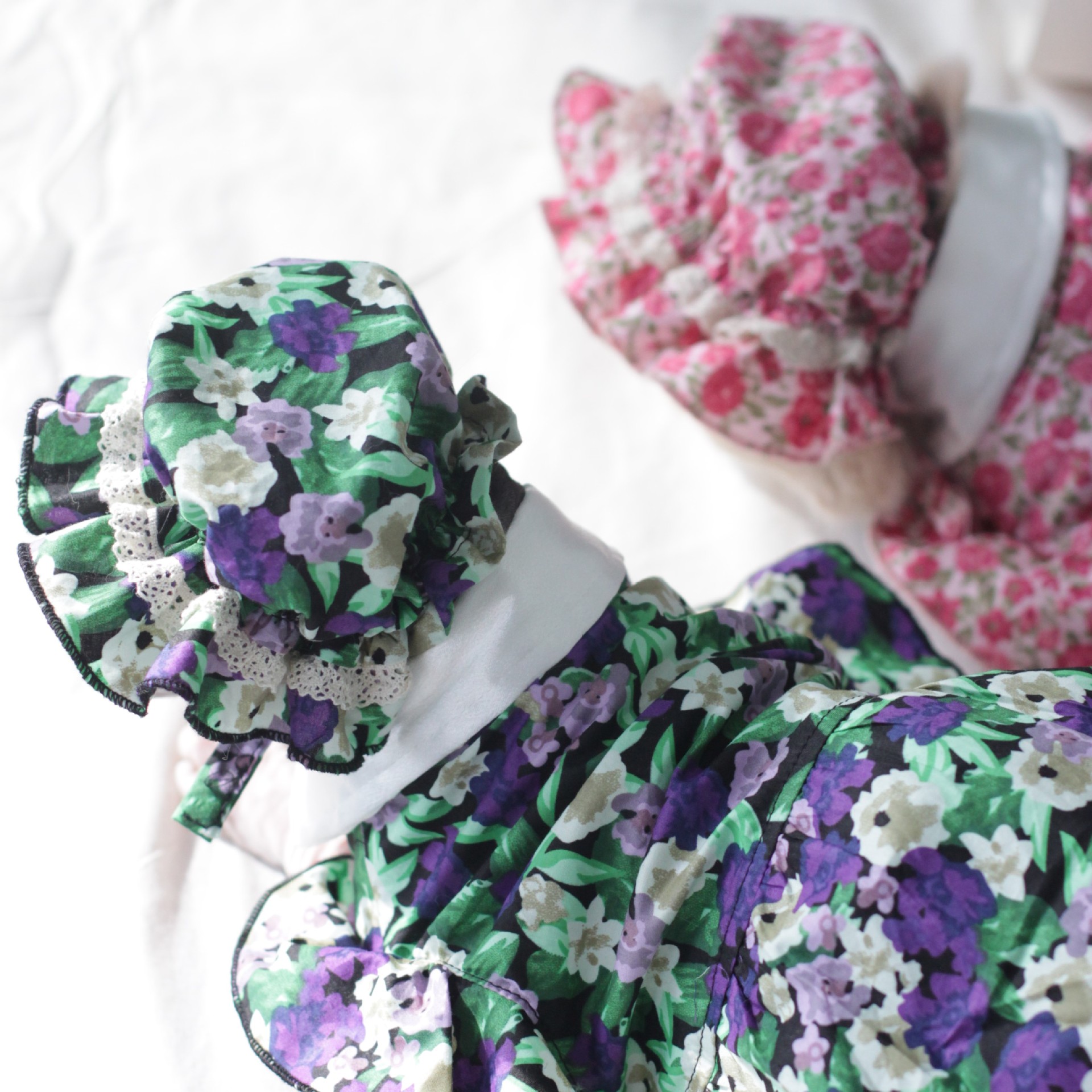 Koszula dla kotów letnia cienka sukienka dla zwierzaka sukienka kwiatowa sfinks bezwłosowa czapka dla kota zestaw stroju kota