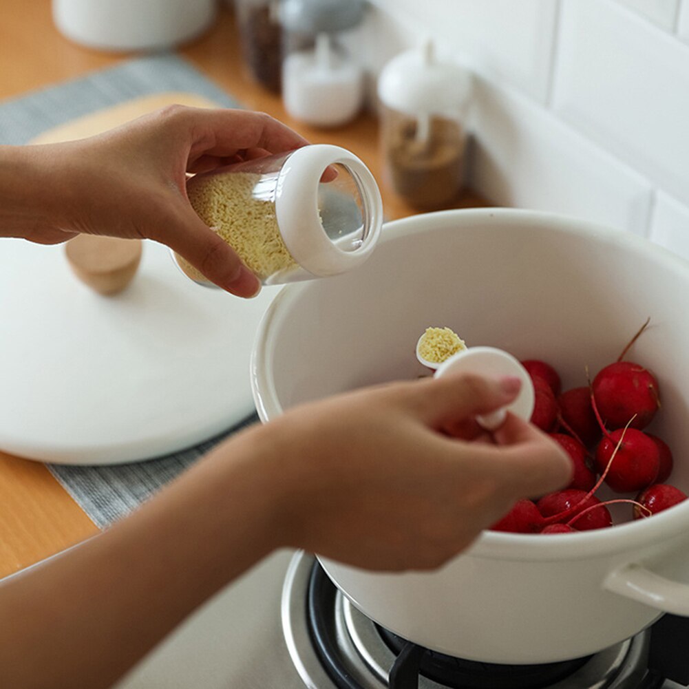 Creatieve Keuken Kruiden Pot Rack Plastic Jar Spice Potten Zout Blikken Spice Opslag Container Peper Kruiden Met Lepel