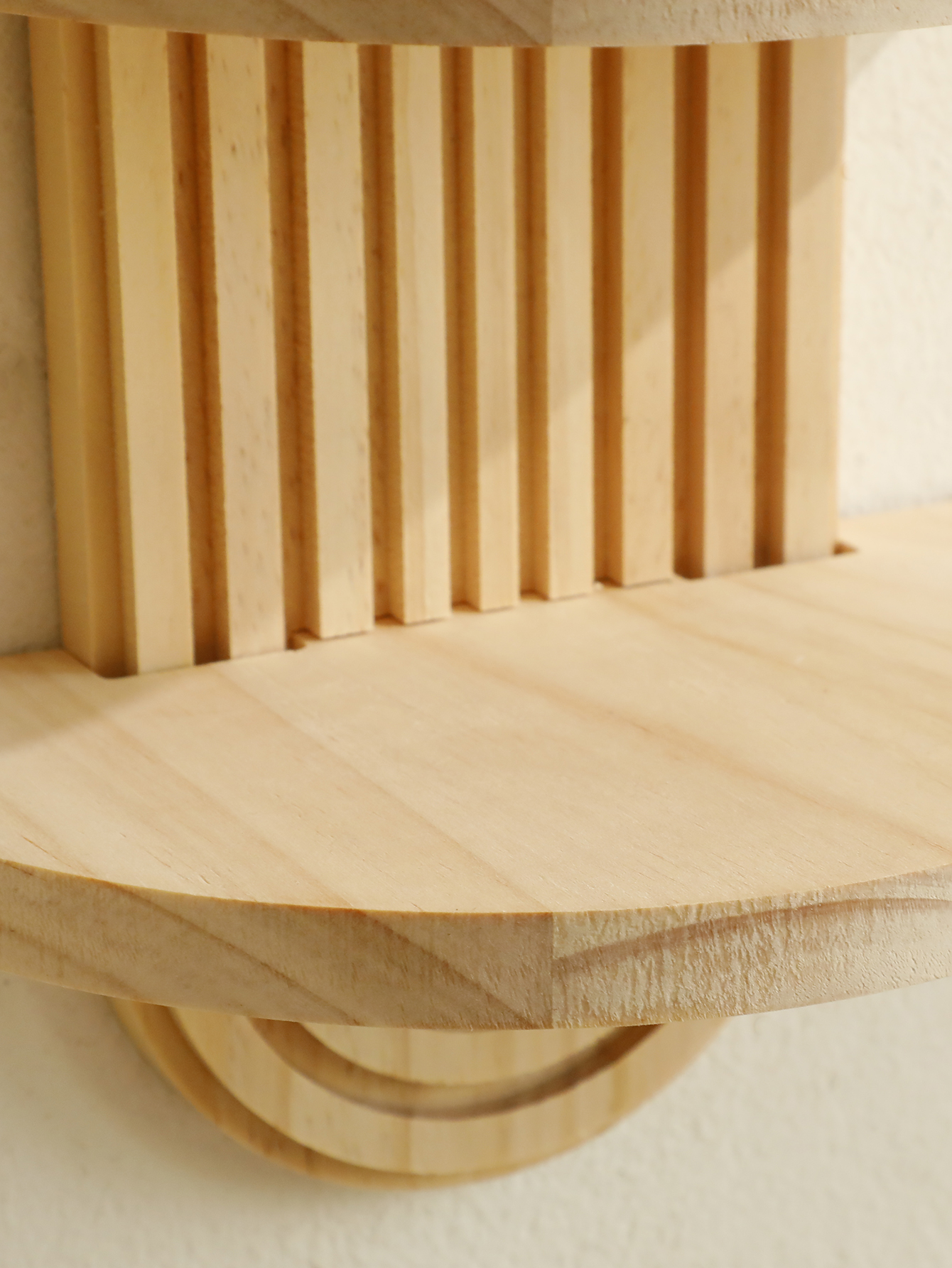 Estantes de pared de madera estilo boho de 2 niveles: estantes geométricos montados en la pared, acabado de madera natural, decoración moderna para el hogar, decoración de plantas