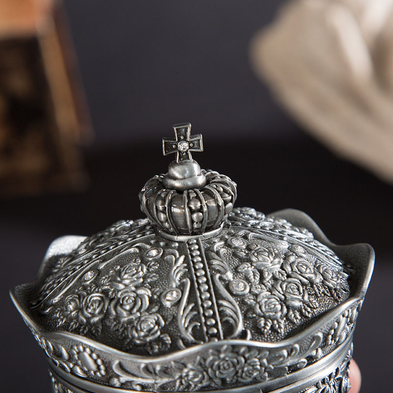 Caja de joyería de Metal con forma de corona, arte de decoración Vintage para el hogar, flor Rosa tallada, organizador de cuentas, almacenamiento de , 4 tamaños