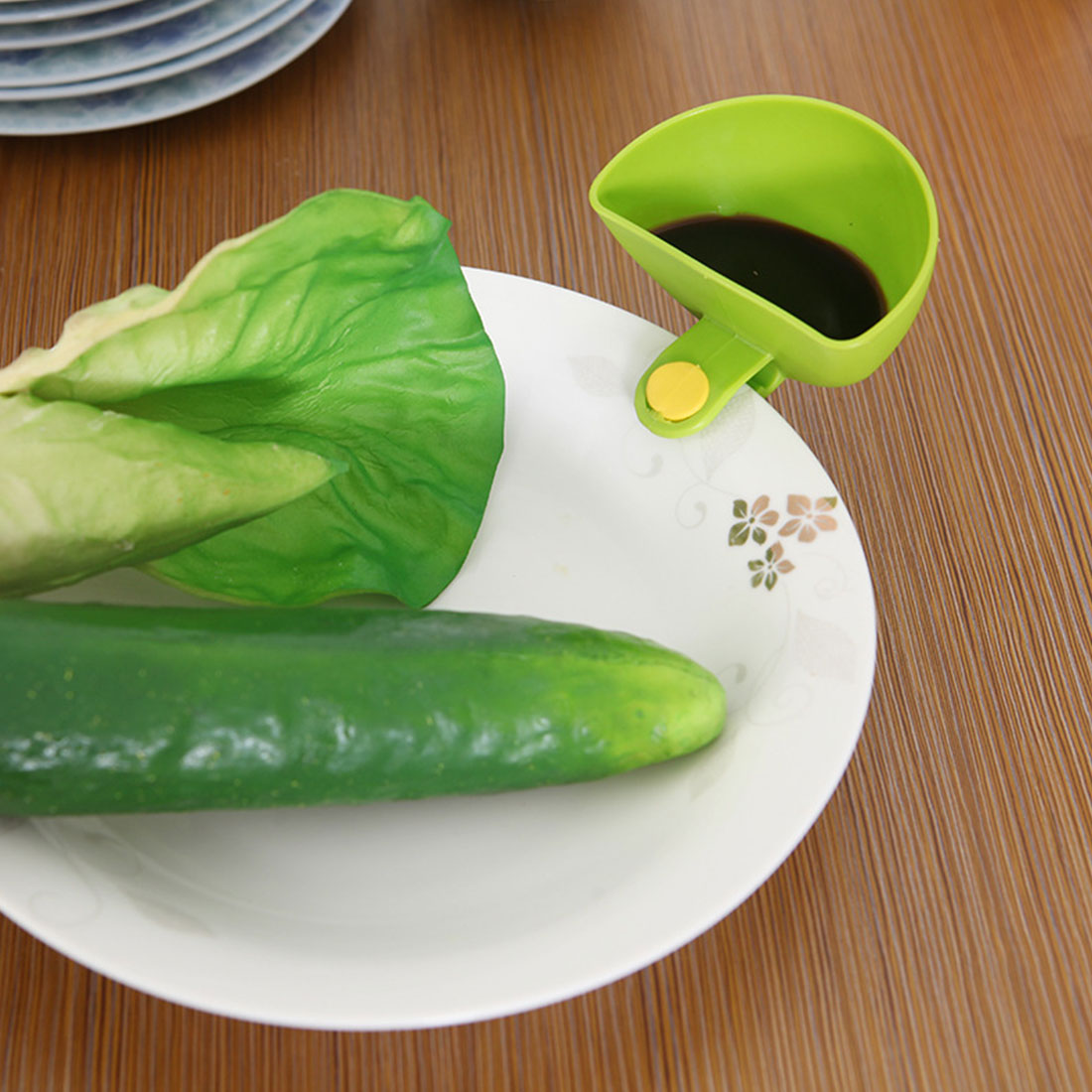 1Pc Kitchen Tool Dip Saucers Assorted Salad Sauce Ketchup Jam Dip Clip Cup Bowl for Tomato Salt Vinegar Sugar Flavor Splice