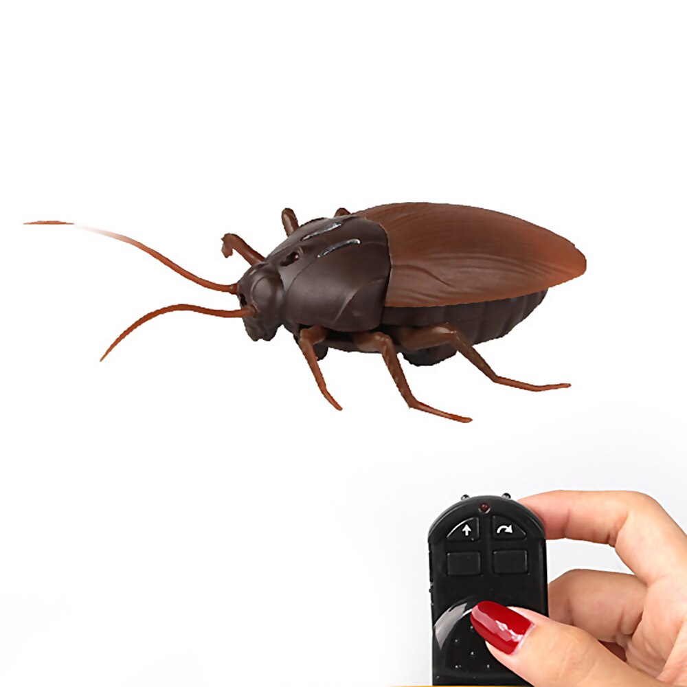 External remote control insect crawling toy simulation red horror creepy Halloween funny