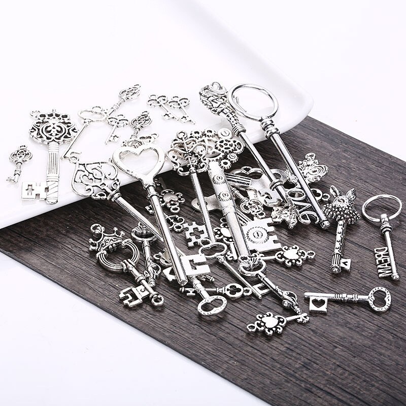 10 stks/partij Willekeurige Vintage Key Charms Fit Armband Ketting Bevindingen Antiek Brons Kleur Metal Charms Hangers Sieraden Benodigdheden