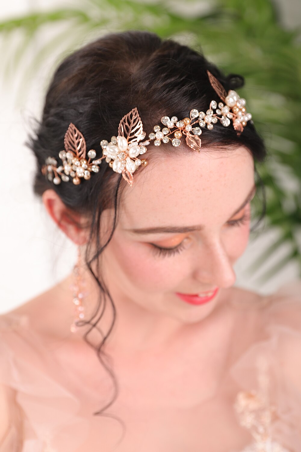 Glinsterende kristallen parels met strass steentjes in roségoud, set hoofddeksels voor dames, bruidshoofdband en oorbellen, haaraccessoires voor bruiden