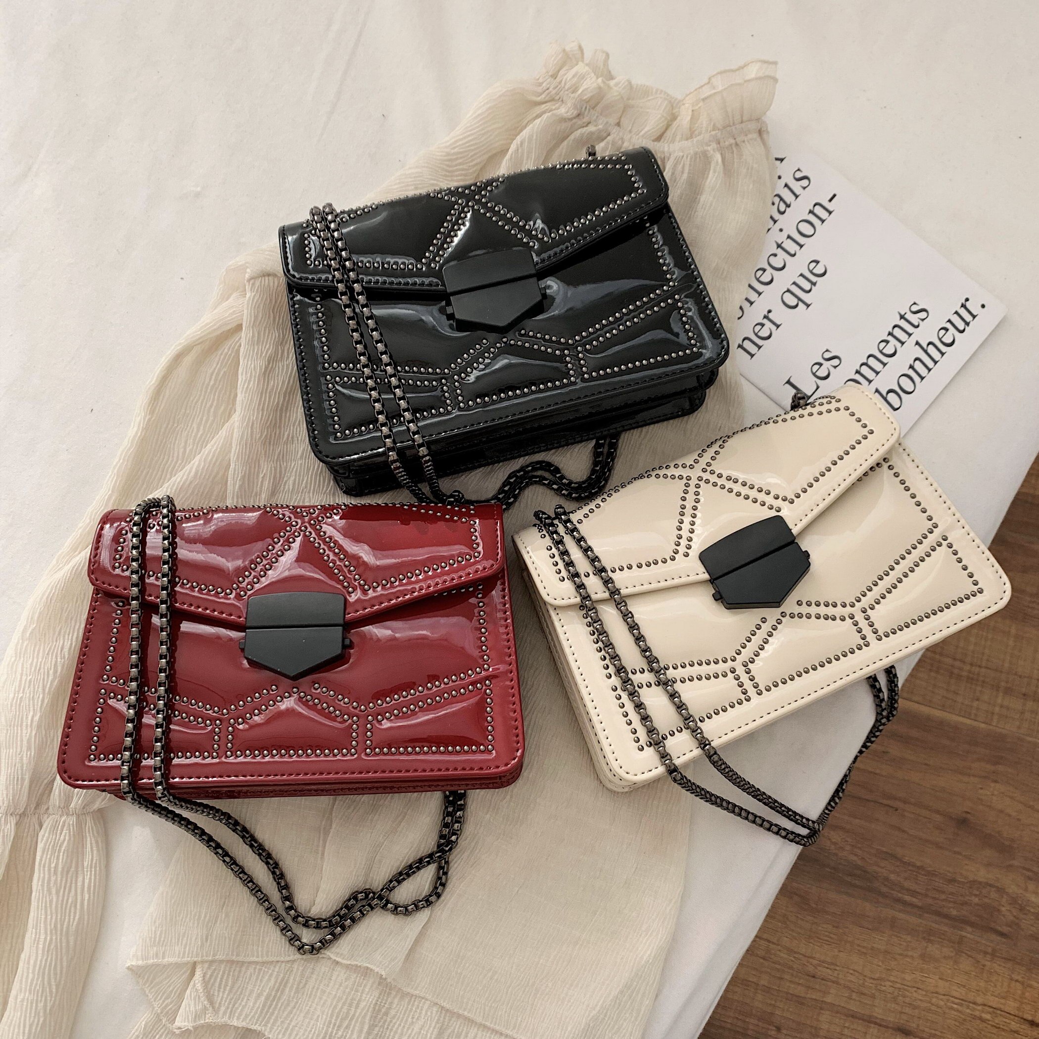 Lak skinnende crossbody tasker til kvinder kæde skulder enkel taske håndtasker og punge