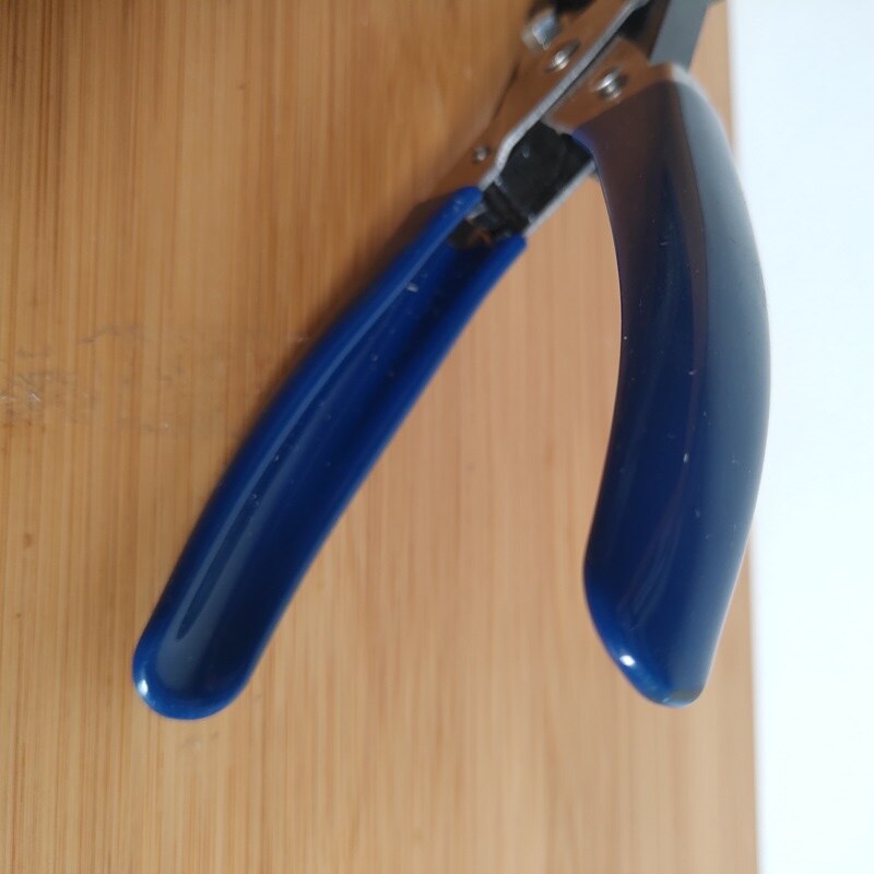 R10 Corner Cutter Paper Rounded Corner Cutter Hand Held Corner Rounding Tool Suitable for Paper, PVC Member Card Etc.