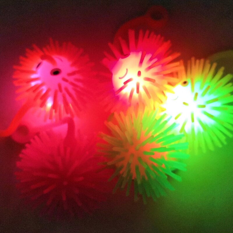 1PC hérisson balle enfants lumineux jouets anti-Stress Long nez enfant drôle clignotant Smiley jouet (couleur aléatoire)
