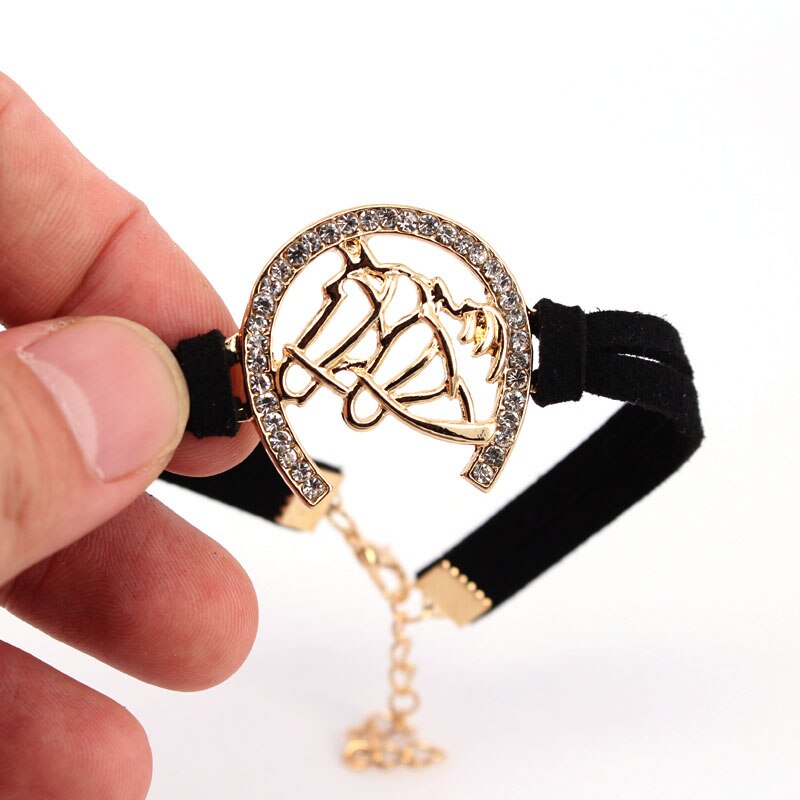 Hzew zwei horse kopf Hufeisen u form armbänder zwei farben armband