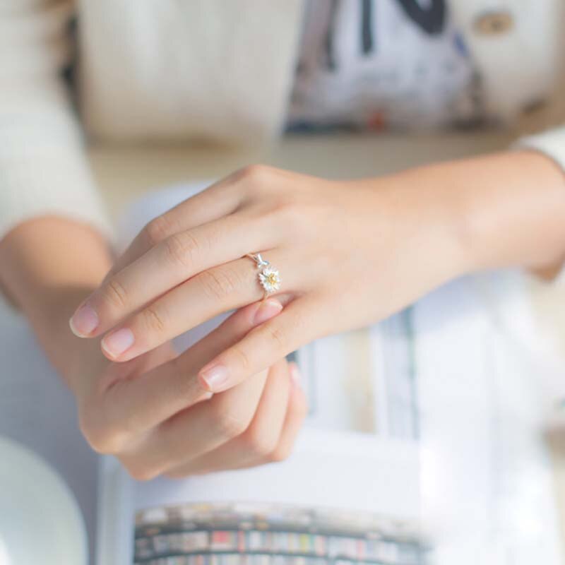 Leuke Kleine Daisy Ringen Voor Vrouwen Zilveren Kleur Bloem Met Blad Vormige Open Ring Verstelbare Size Sieraden Accessoires