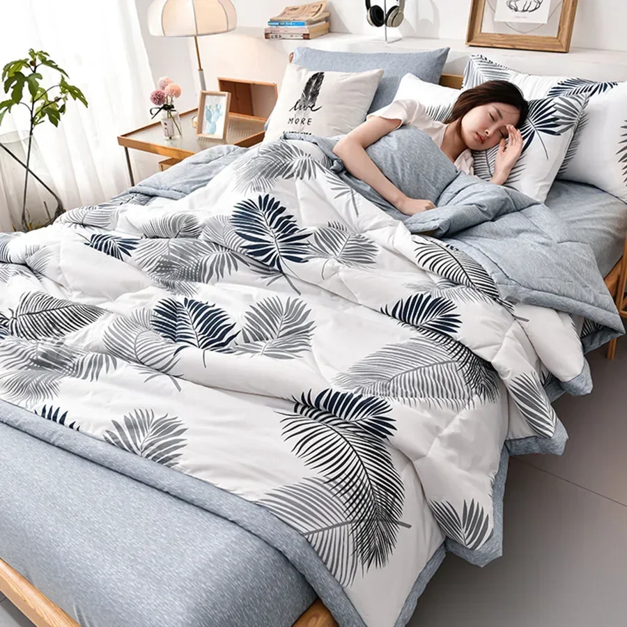 Summer Cooling Quilt Blankets Skin-friendly Washable Air Condition Comforter Pastoral Style Flowers Lightweight Blankets 여름 이불: 150x200cm / Dark Grey