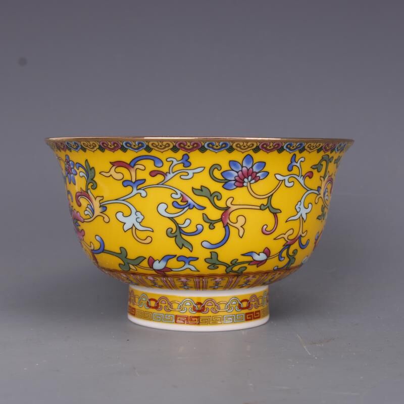 Qing Dynasty Qianlong Yellow Ground Pastel Enamel Pattern Bowl Antique Crafts Porcelain Household Chinese Antique Ornaments