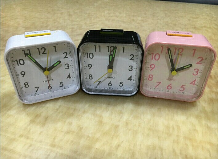 Classic Stille Wekker Quartz Uurwerk Batterij Wekker Thuis Bureau Tafel