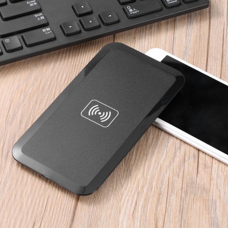 Cargador inalámbrico Qi Universal para coche, estación de carga rápida, alfombrilla antideslizante, soporte para tablero de coche, IPhone y Samsung