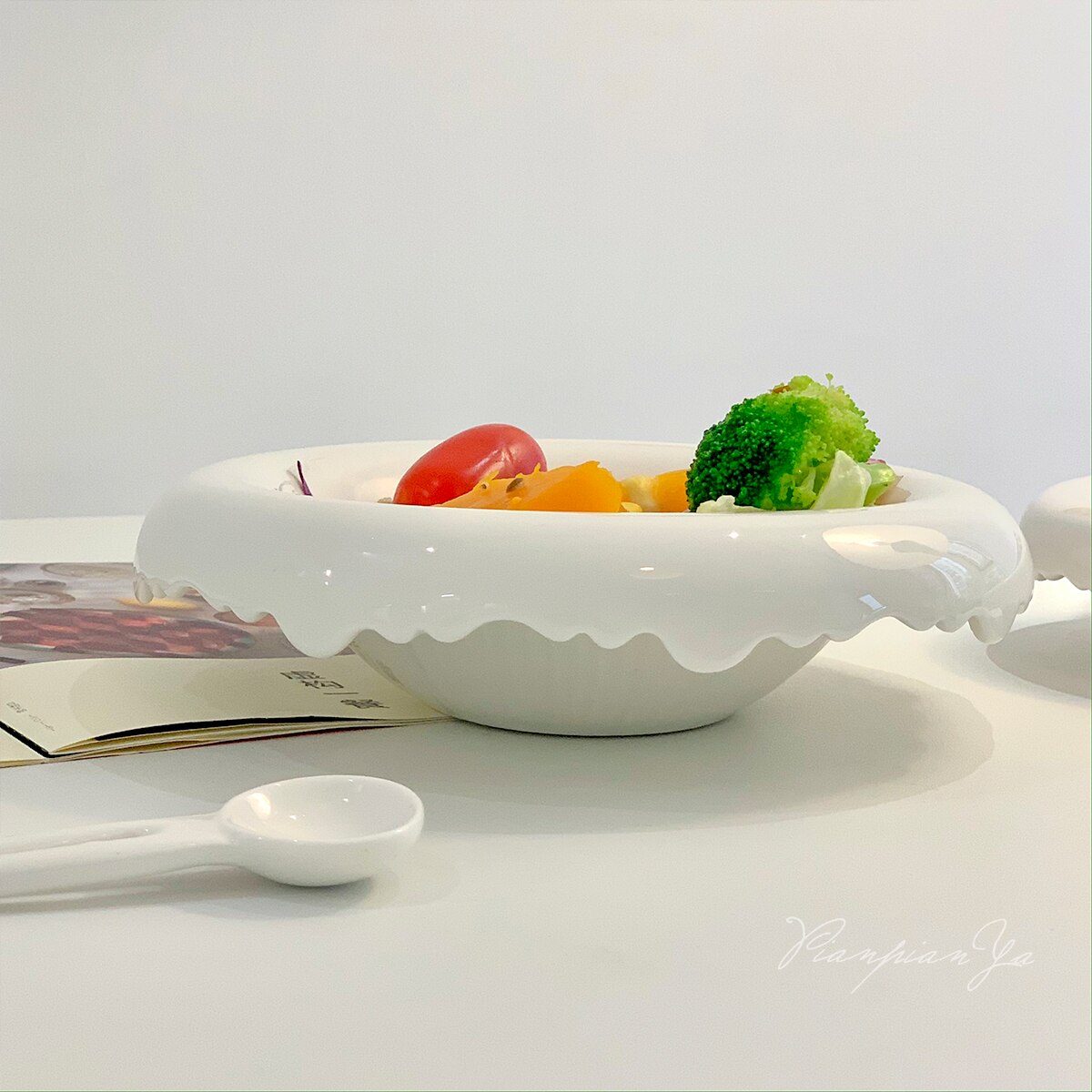 Plato occidental de cerámica blanca pura de forma especial para cena, cuencos para ensalada, postre, fruta, cereales, desayuno, sopa, platos de cocina