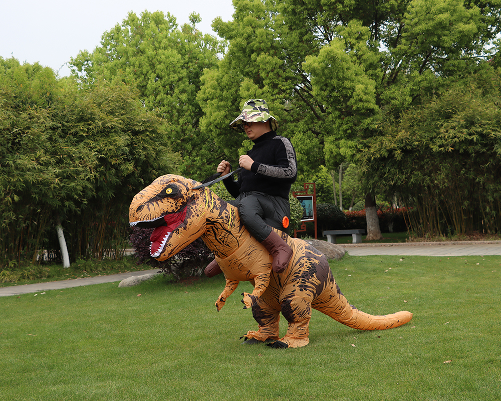 Riding Tyrannosaurus Rex inflatable men's and women's costumes, role play, dinosaur costumes, Carnival party performances
