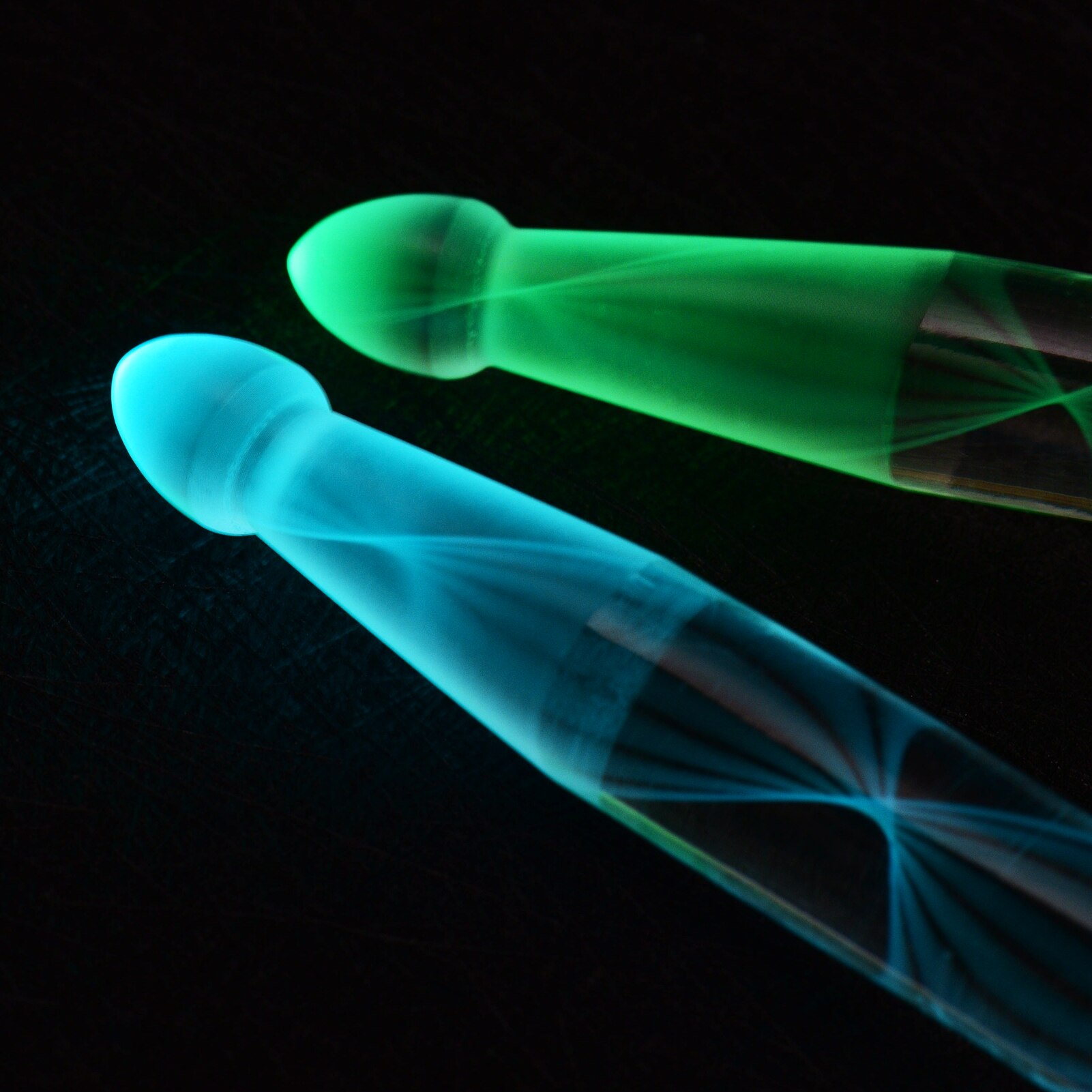 1 Pair LED Light Up Drum Sticks Luminous Bright Drumsticks Color Changing Drumsticks Drum Set