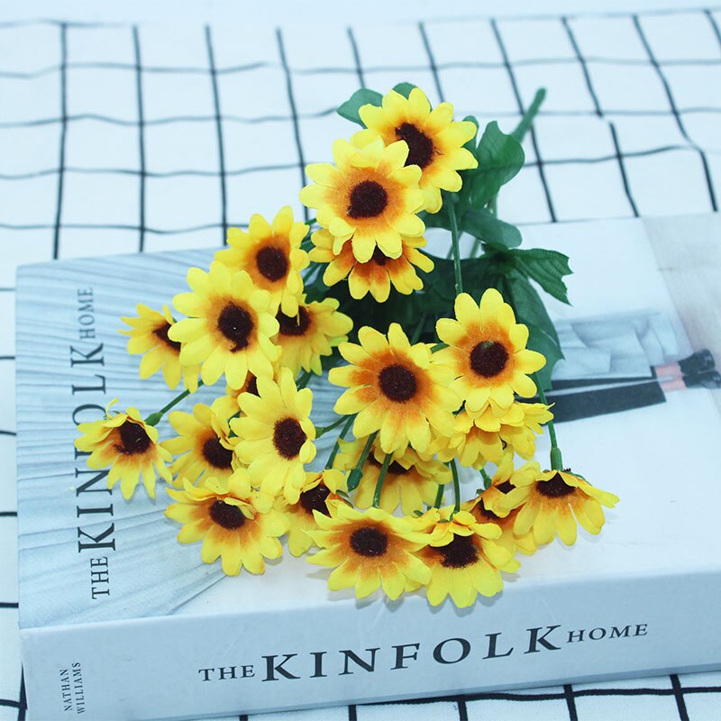 Une variété de fleurs en soie artificielle bouquets de tournesol pâquerettes maison jardin table de mariage bricolage simulation décorative fleur acces: 4