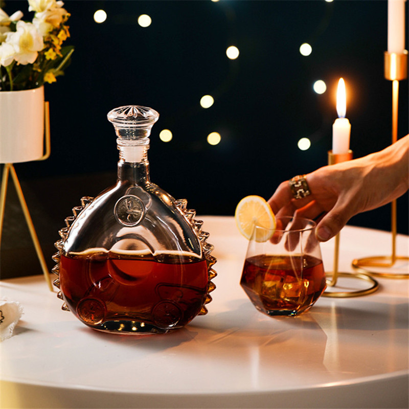 Retro punaviinipullo samppanja lasi viski karahvi vesikannu cocktail kaato ilmastin perhebaari läpinäkyvä väkevä kuppi
